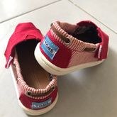 รองเท้าเด็กแบรนด์ TOMS ของแท้