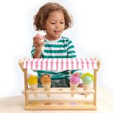 Tender Leaf Toys ของเล่นไม้ ชุดทำอาหาร ของเล่นบทบาทสมมติ ร้านไอศกรีมแสนอร่อย Scoops & Smiles