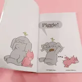 There Is a Bird on Your Head! (Elephant and Piggie) [Paperback]