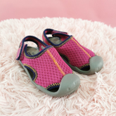 CROCS รองเท้าลำลองเด็ก รุ่น Swiftwater ไซส์ 15 CM สี Neon Magenta-Slate Grey