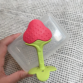 ￼Ange(อังจู) Strawberry with Case ยางกัดสตรอเบอรี่พร้อมกล่อง  ของแท้