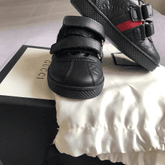 Gucci leather low-top shoe
