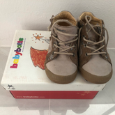รองเท้าหนังกลับ Babbotte size 22 สีน้ำตาลช