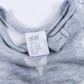 H&M เสื้อแขนยาวสีเทาลายดาว 6-9m