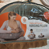 Ergobaby หมอนรองให้นม Natural Curve Nursing Pillow สี Vintage Blue EG07818