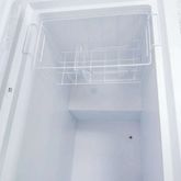 Haier ตู้แช่น้ำนมคุณแม่  ตู้แช่ 2 ระบบ แช่เย็น-แช่แข็ง ขนาดความจุ 142 ลิตร 5.0 Q รุ่น HCF-LF208
