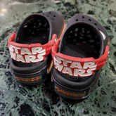 รองเท้าเด็ก Crocs สีดำ/แดง Star Wars ขนาด 8