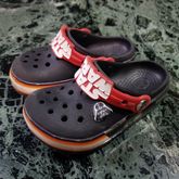 รองเท้าเด็ก Crocs สีดำ/แดง Star Wars ขนาด 8