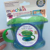 Munchkin ถ้วยใส่ขนม Click Lock Deluxe Snack Catcher (สินค้าใหม่)
