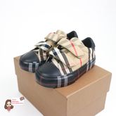 (ขายแล้ว) [คุณอั๋น ภูวนาท] รองเท้า BURBERRY  สภาพ90% mini markham size 23 (sold)