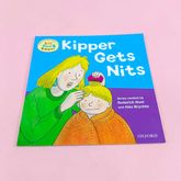 First Experiences With Biff, Chip and Kipper: Kipper Gets Nits