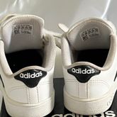 รองเท้า Adidas