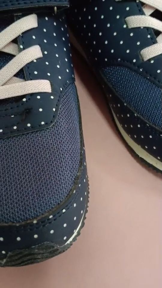 OSHKOSH รองเท้าผ้าใบสีกรมชมพูไซส์ 19.7 cm (ของใหม่)