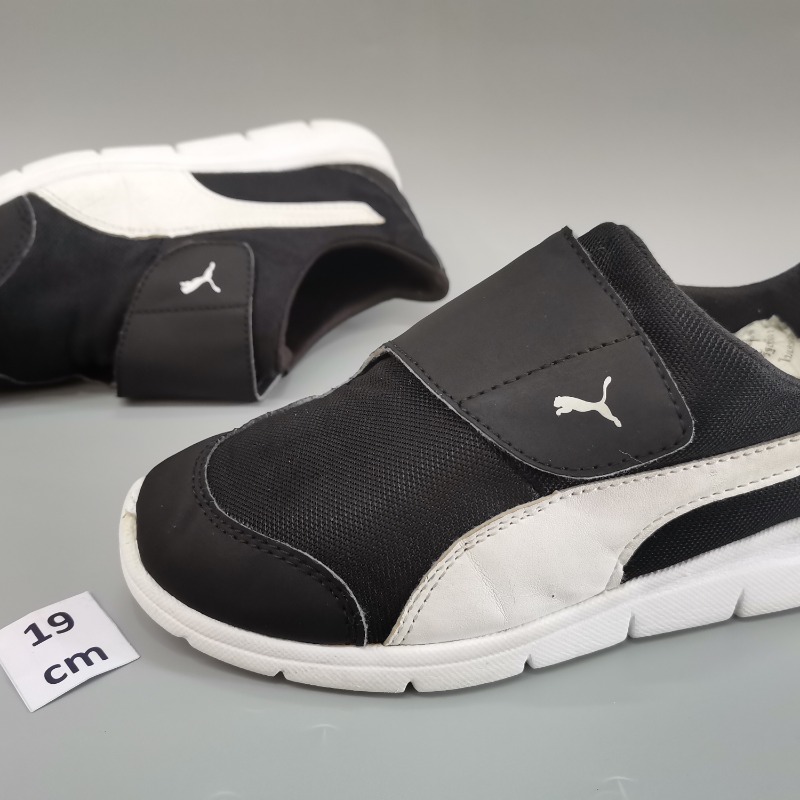รองเท้าผ้าใบPUMA​ 