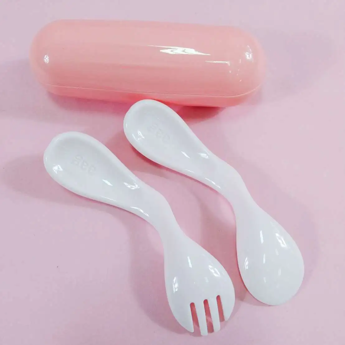 AAG (เอเอจี) 317 Baby soft spoon & fork set for training with travel case ชุดช้อนส้อมทานอาหารสำหรับเด็ก $80
