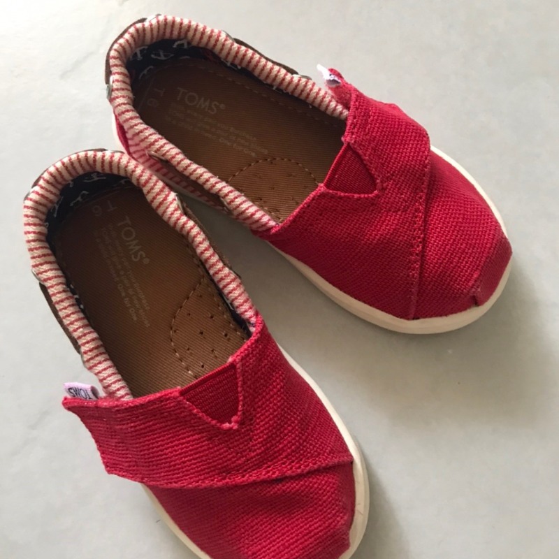 รองเท้าเด็กแบรนด์ TOMS ของแท้