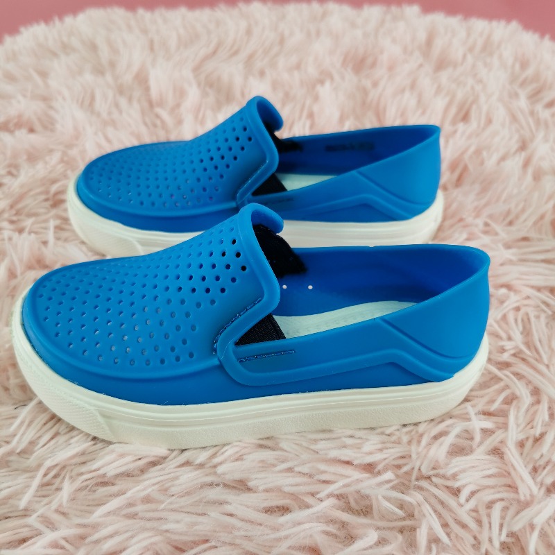 รองเท้าเด็ก iconic crocs comfort Size 16 cm ใหม่มาก