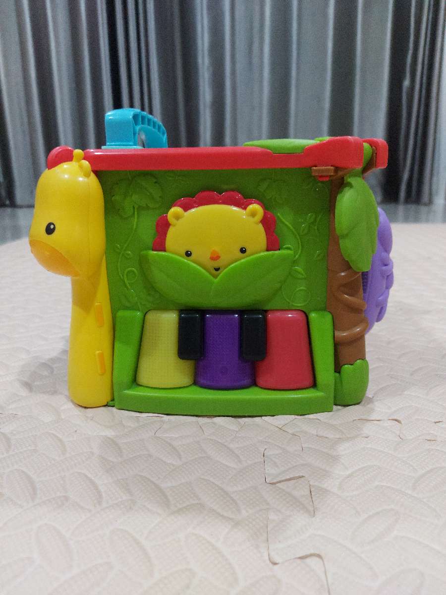กล่องกิจกรรมFisher-Price 5 ด้าน 