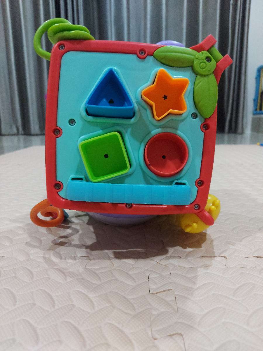 กล่องกิจกรรมFisher-Price 5 ด้าน 