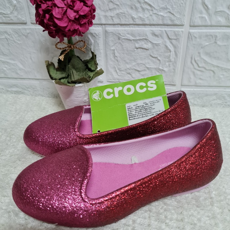รองเท้าเด็ก เจ้าหญิง Party Pink โทนไล่สีชมพูแดง  CROCS  Size C13 ราคา 590 บาท