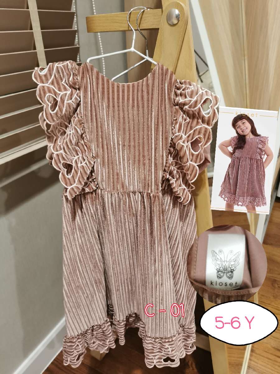 Dress Brand :Kloset อายุ​4-5ขวบ