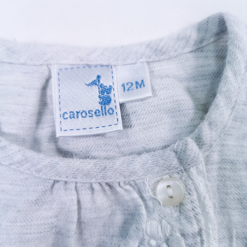 carosello เสื้อแขนยาวสีเทาลายปักรูปดอกไม้ 12 m