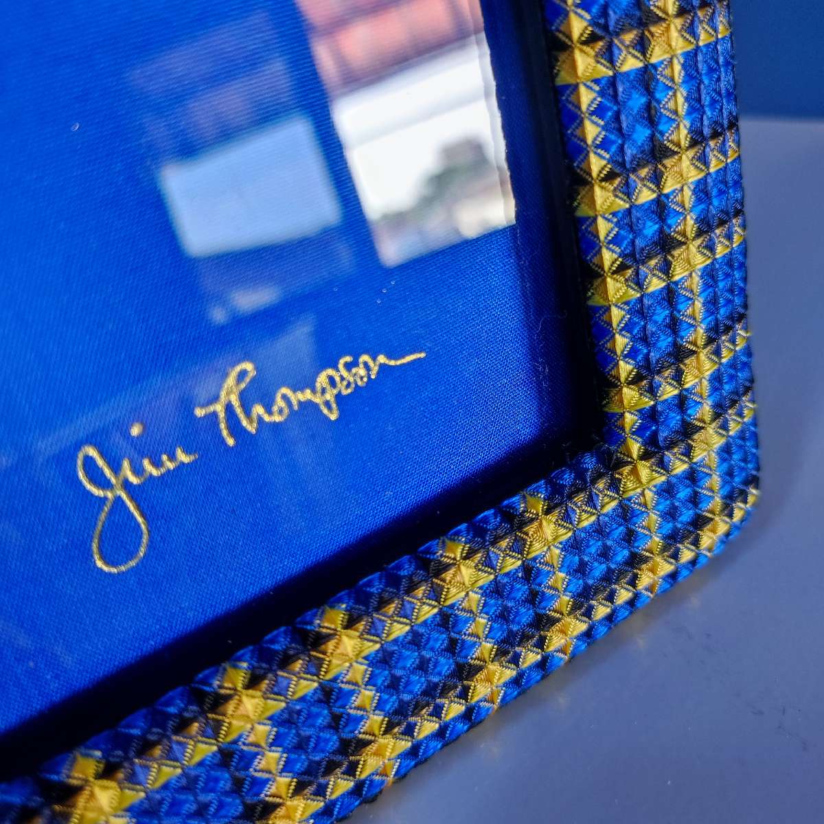 กรอบรูปผ้าไหม Jim Thomson สีน้ำเงิน