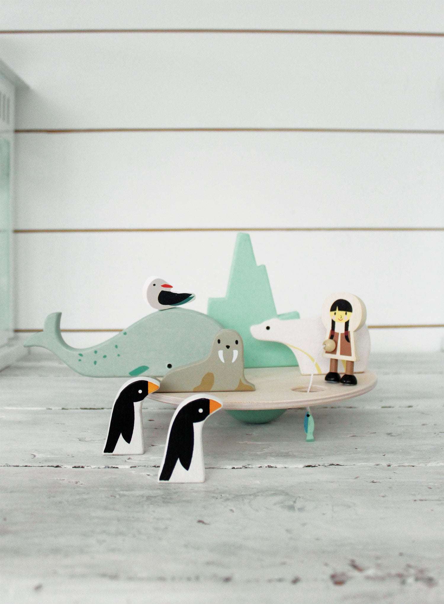 Tender Leaf Toys ของเล่นไม้ ของเล่นเสริมพัฒนาการ ฝึกสมาธิกับสัตว์น้อยเมืองหนาวBalancing Polar Circle