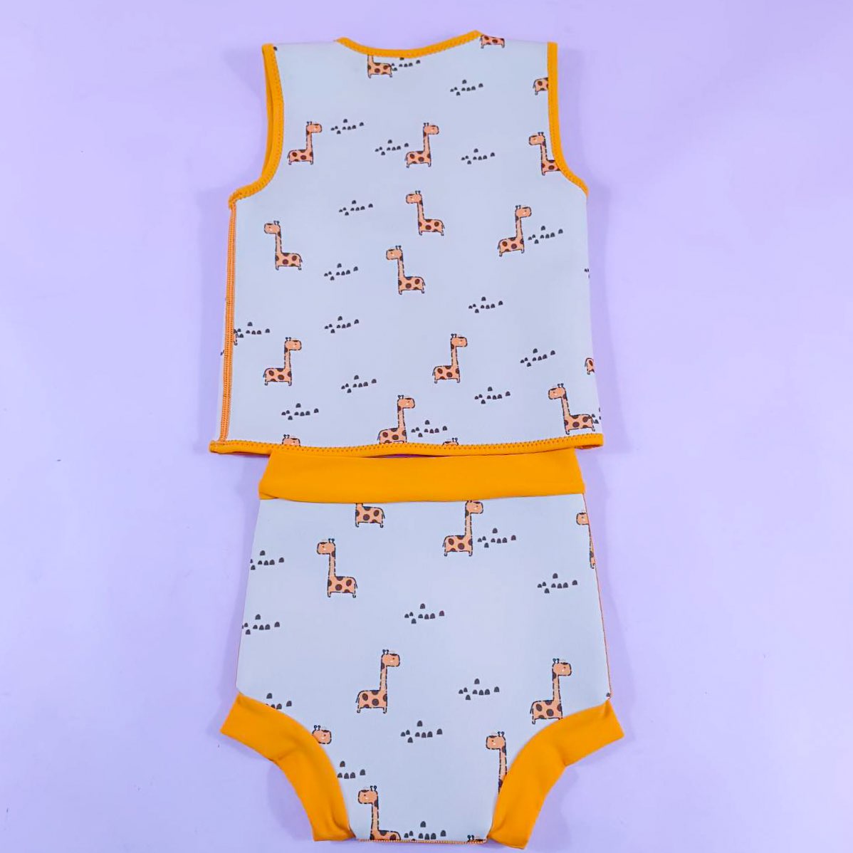 ชุดว่ายน้ำรักษาอุณหภูมิ Exploring, Cute Giraffes (เสื้อแบบไม่มีแขน) XS 1-2 y