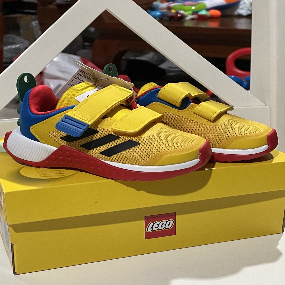 รองเท้าเด็กเล็ก AdidasxLego สีเหลืองหายากมาก