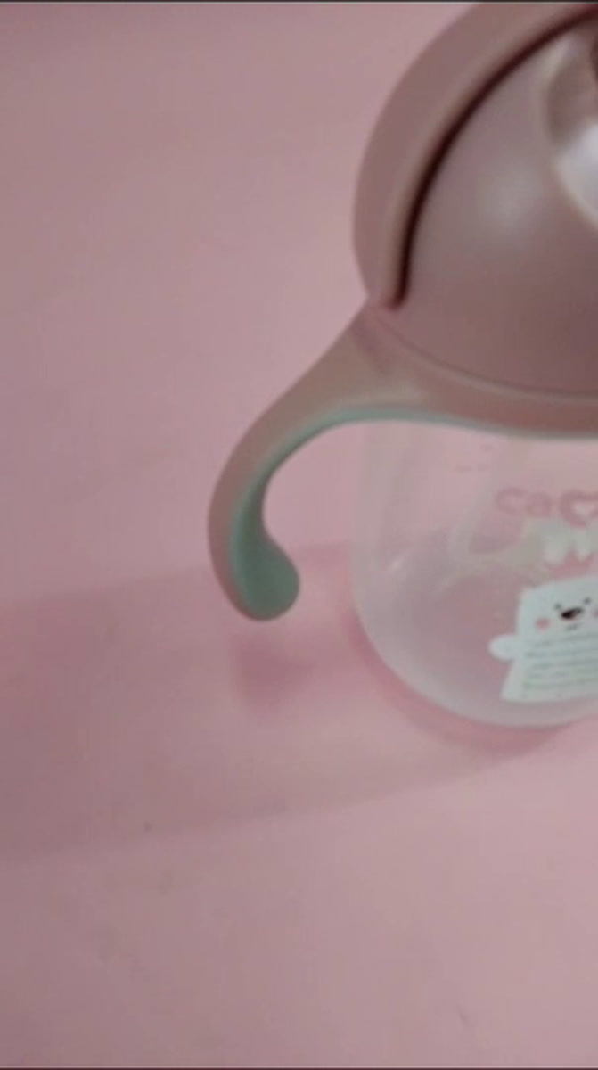 ถ้วยหัดดื่ม Camera ฝาสไลด์-หลอดเด้ง-สายตุ้ม นอนดูดน้ำไม่หก ขนาด 9 ออนซ์ สำหรับเด็ก 6 เดือนขึ้นไป