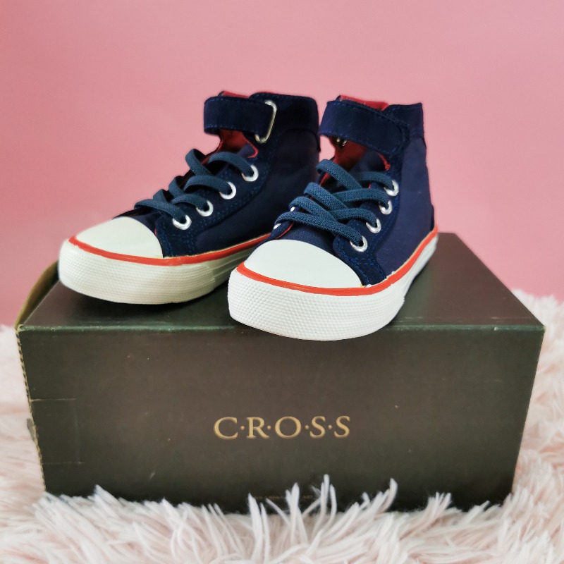 รองเท้าเด็กหุ้มข้อ CROSS KIDS  Size 14 CM สภาพสินค้า 90%