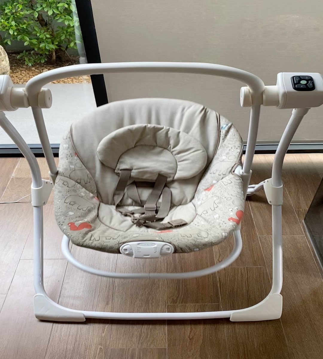 เก้าอี้ไกว กล่อมเด็กยี่ห้อ Graco Swing Cozy Duet Woodland