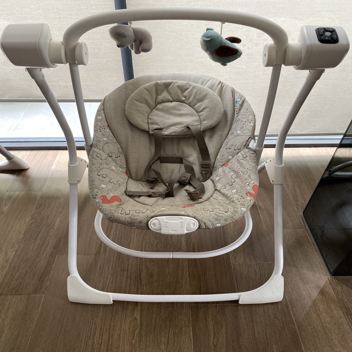 เก้าอี้ไกว กล่อมเด็กยี่ห้อ Graco Swing Cozy Duet Woodland