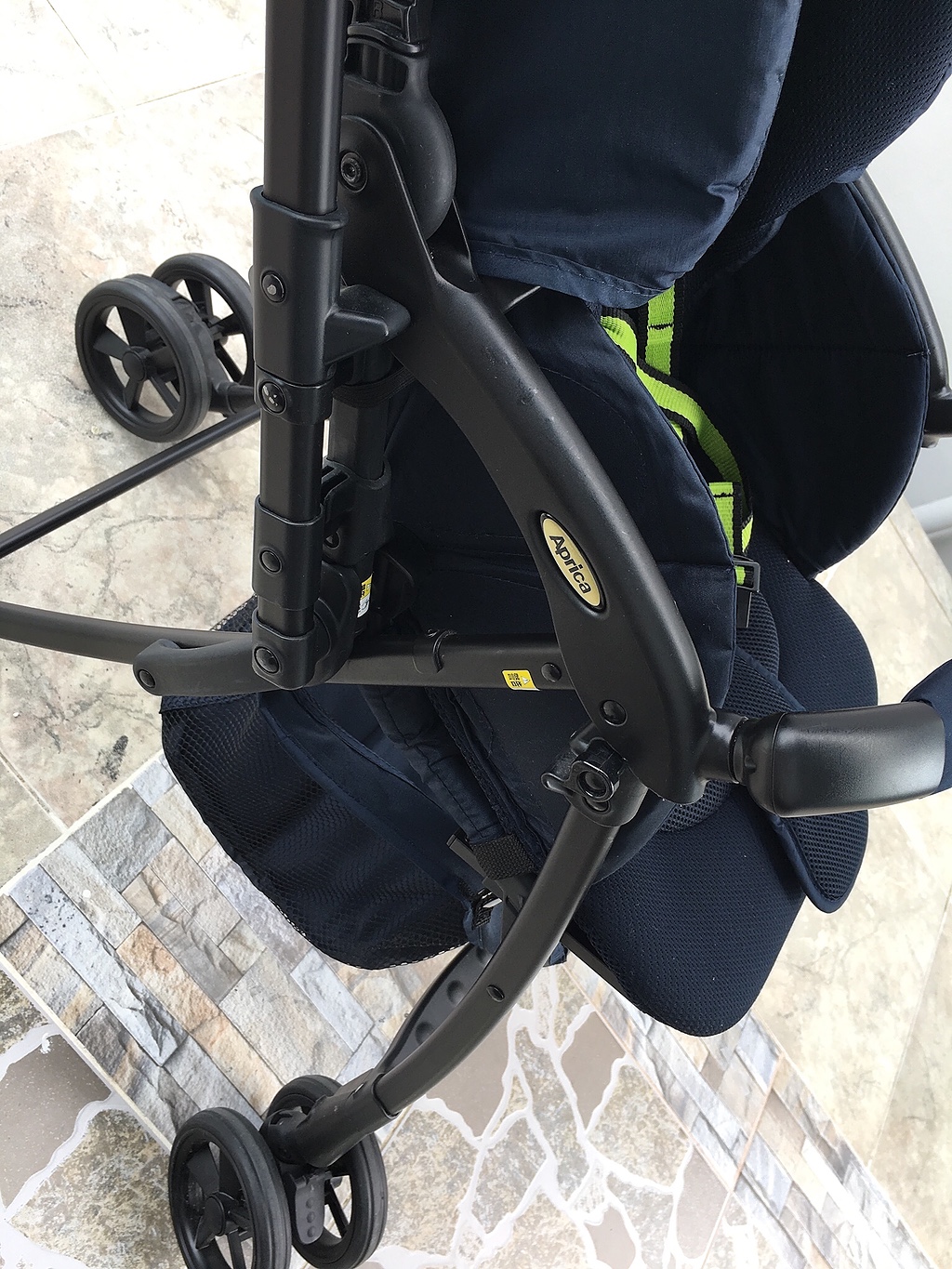 รถเข็นเด็ก aprica รุ่น karoon Plus high seat