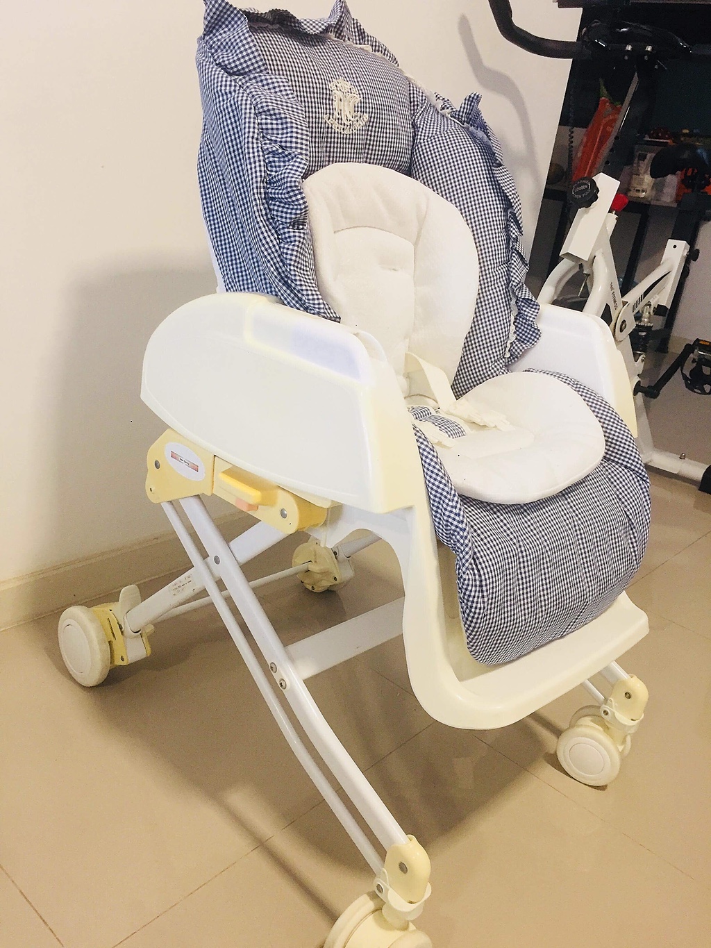 Aprica high low& chair
