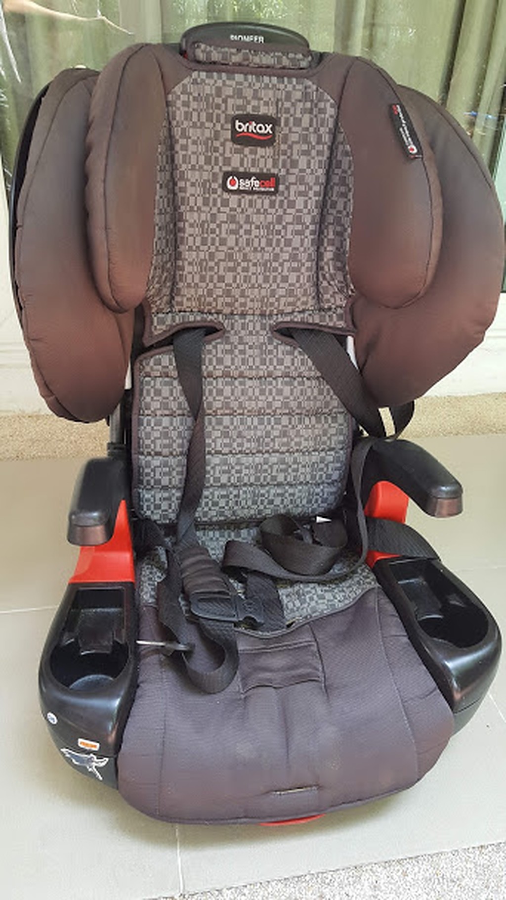 Britax Pioneer Domino 2 mombiestreet