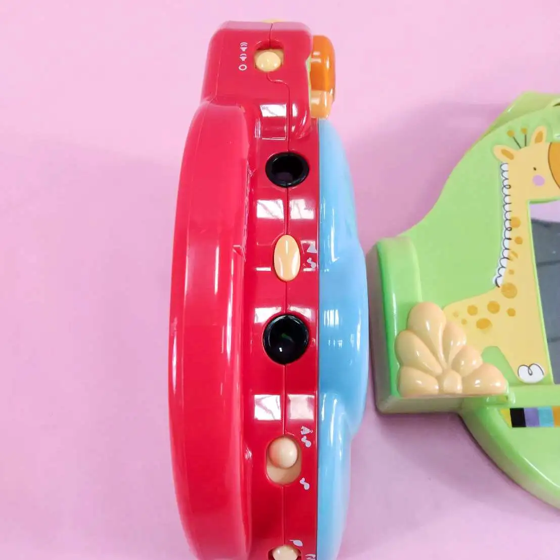 ของเล่นเด็กมีเสียง กล่องเพลงและโปรเจคเตอร์กล่อมเด็กFisher-Price Luv U Zoo Crib 'N Go Projector Soother