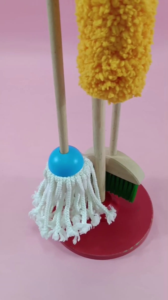 ชุดไม้กวาด พร้อมขาตั้ง Melissa & Doug Dust! Sweep! Mop! [6ชิ้น] รุ่น 8600