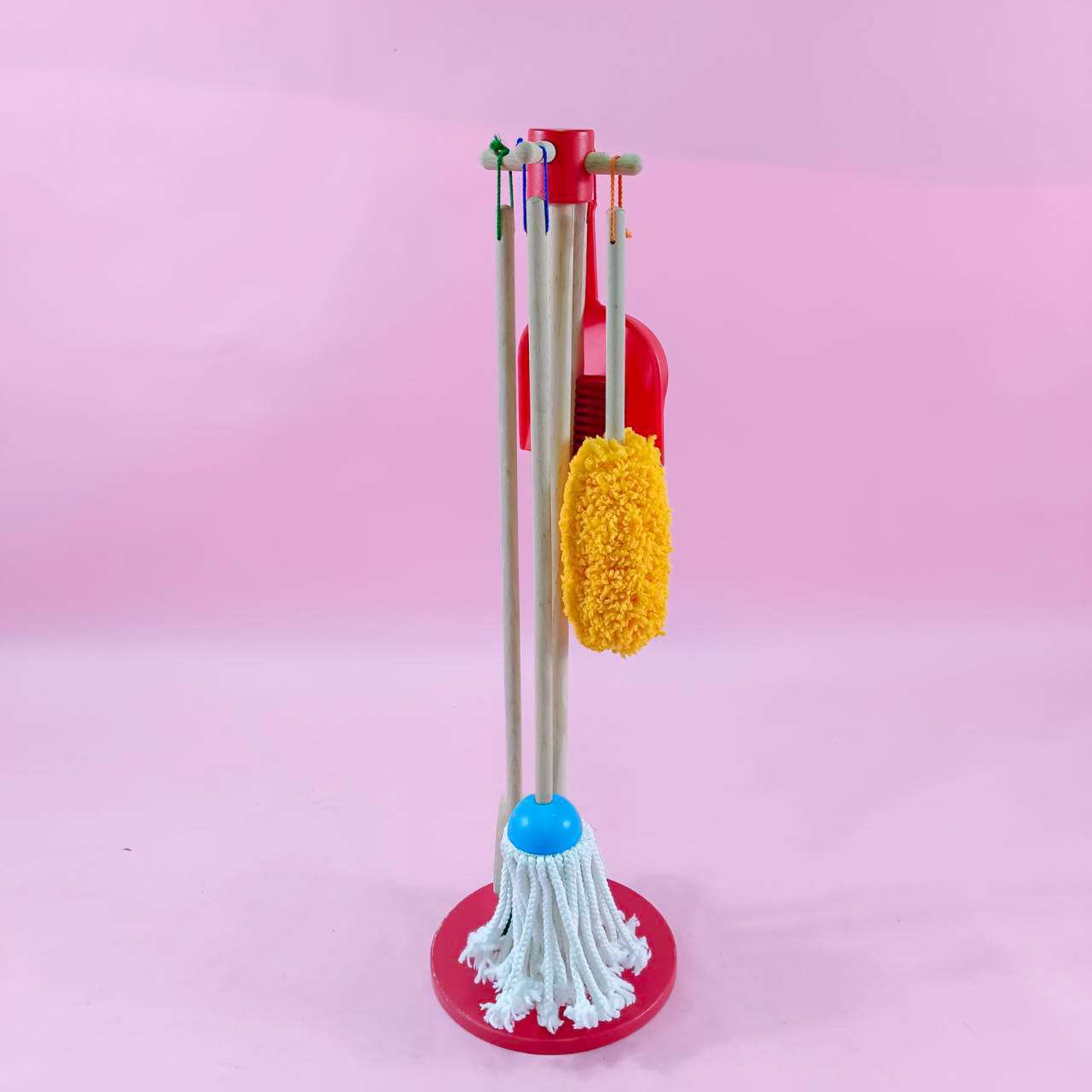 ชุดไม้กวาด พร้อมขาตั้ง Melissa & Doug Dust! Sweep! Mop! [6ชิ้น] รุ่น 8600