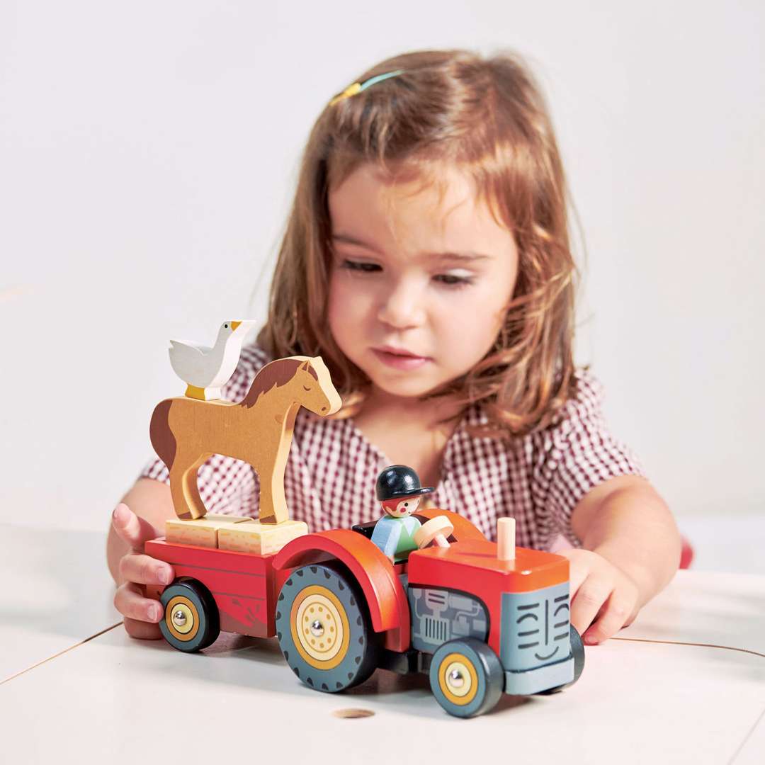 Tender Leaf Toys ของเล่นไม้ รถของเล่น รถแทรกเตอร์ฟาร์ม Farmyard Tractor