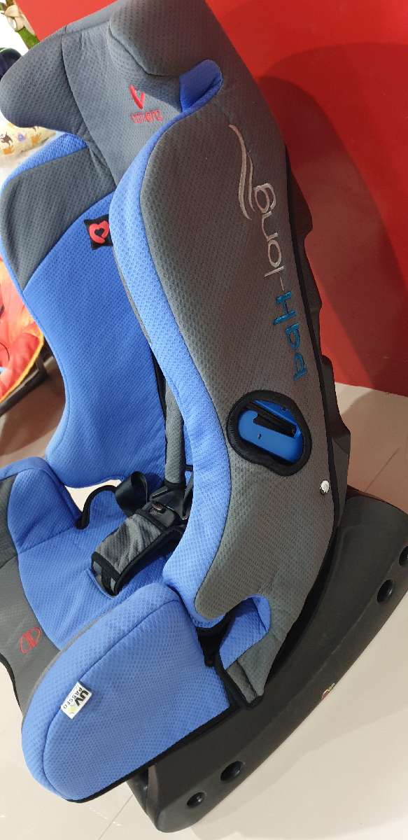car seat ยี่ห้อ camera รุ่น bah long สภาพใหม่สีน้ำเงิน-ครีม