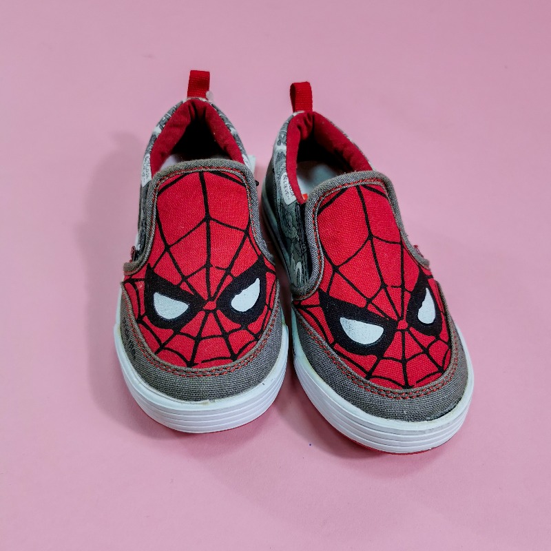 รองเท้า Stride Rite spider marvel ไซส์ 19 cm 