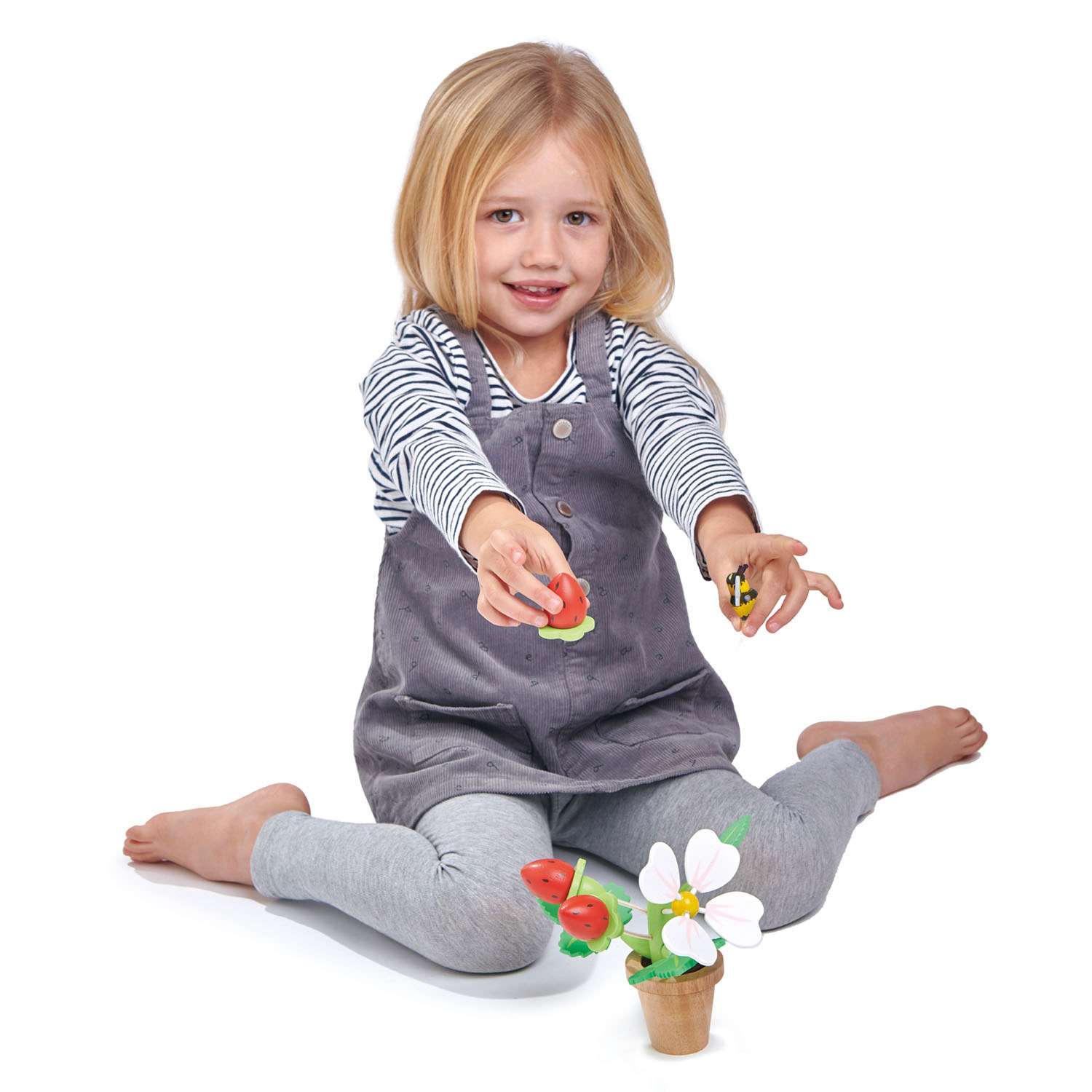 Tender Leaf Toys ของเล่นไม้ ชุดดอกไม้สตรอเบอร์รี่ Strawberry Flower Set