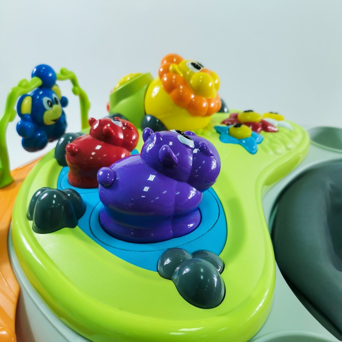 รถหัดเดินวงกลม  Chicco Walky Talky Baby Walker XNcM