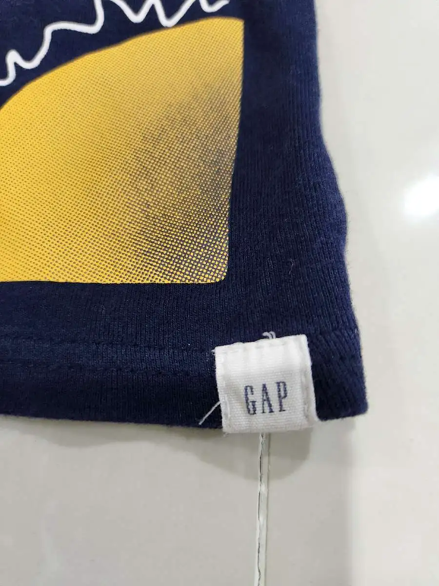 เสื้อยืด Gap 