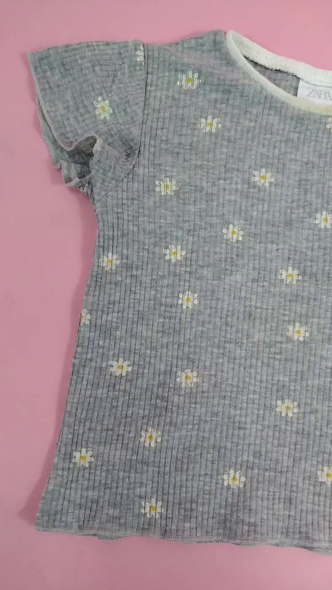  ZARA เสื้อแขนสั้นสีเทาลายดอกไม้สีขาวไซส์ 12-18