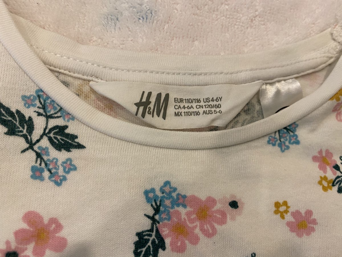 เสื้อแขนยาว H&M ไซด์ 4-6Y