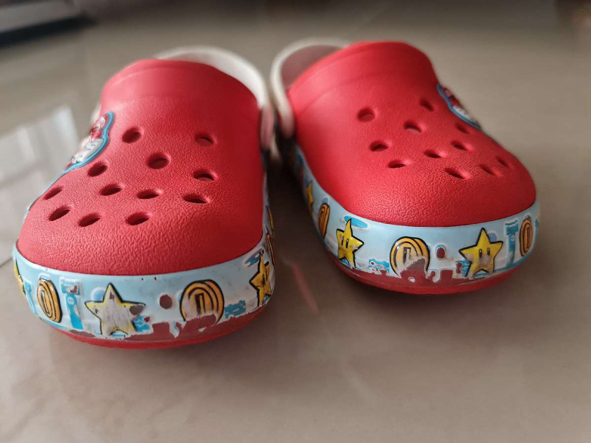 CROCS Fun Lab Super Mario รองเท้าลำลองเด็ก