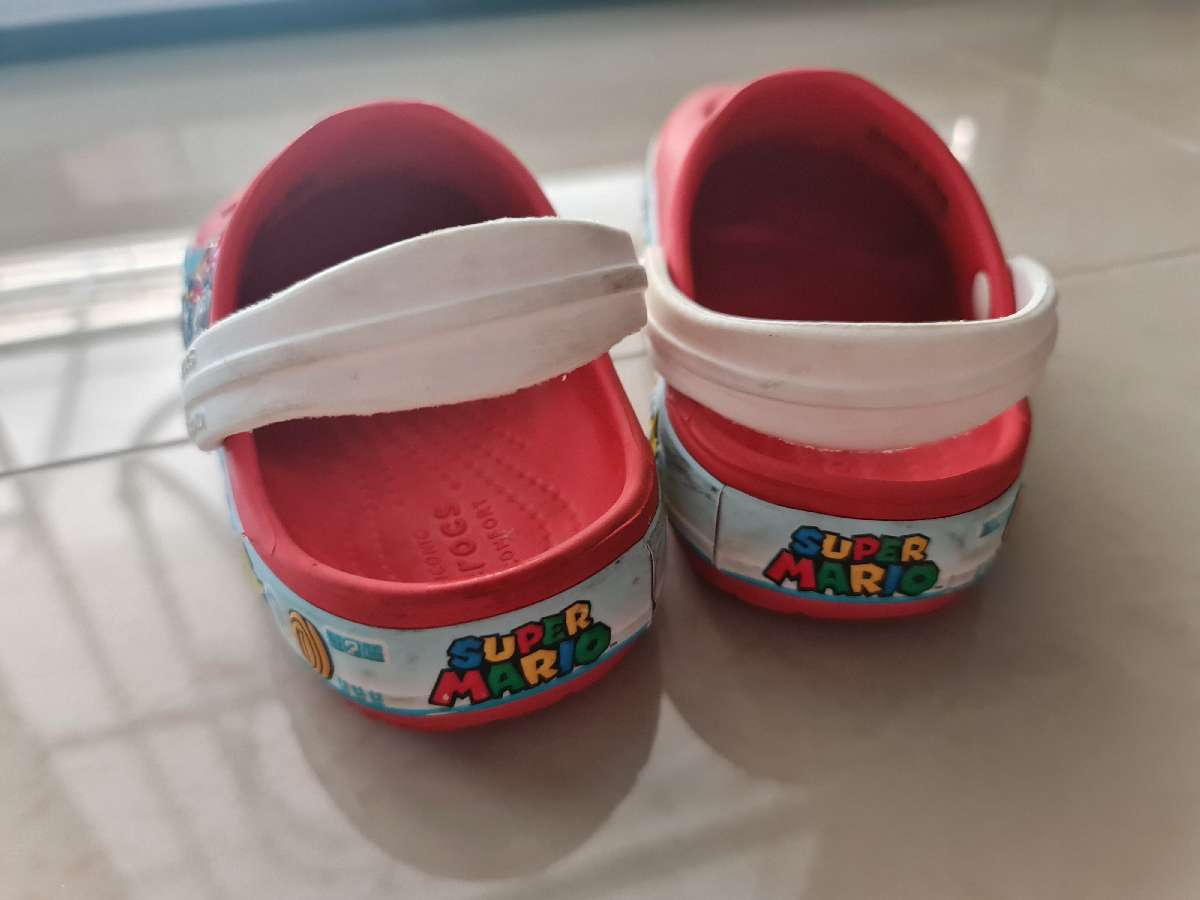 CROCS Fun Lab Super Mario รองเท้าลำลองเด็ก